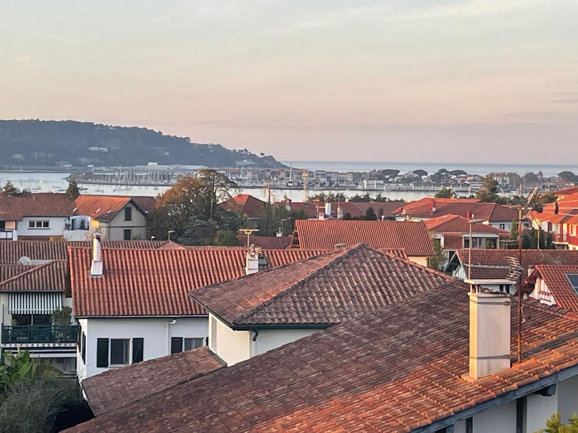 Hostel Demain C'Est Loin Hendaye Bagian luar foto